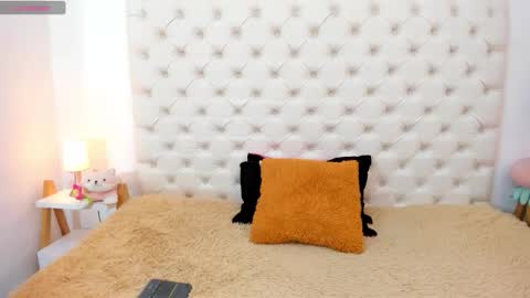 esmeralda  online show from December 3, 6:41 pm