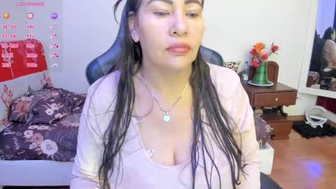 esme online show from December 1, 2:48 pm