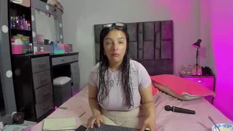 Perla online show from January 11, 6:19 am