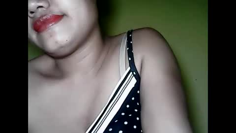 especialgirl_28 online show from December 5, 6:49 pm