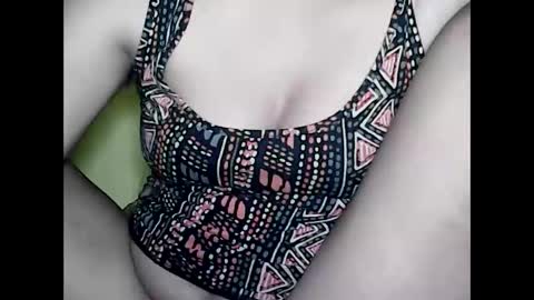 especialgirl_28 online show from December 22, 7:21 pm