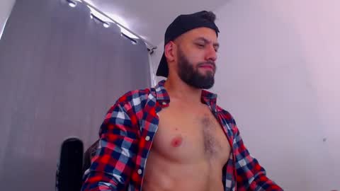 esteban online show from February 7, 7:06 pm