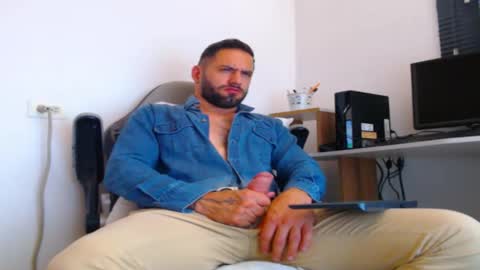 esteban online show from December 19, 4:24 pm