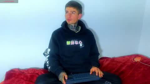 Esteban independent model online show from May 4, 7:26 am