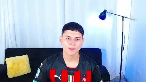estebancum18 online show from June 3, 1:36 pm