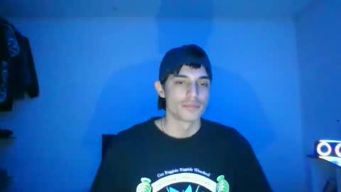 estebankit0 online show from December 28, 11:48 pm