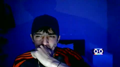 estebankit0 online show from December 27, 4:47 am