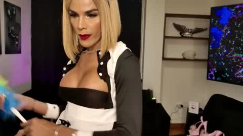 estefania1812 online show from February 7, 5:54 am