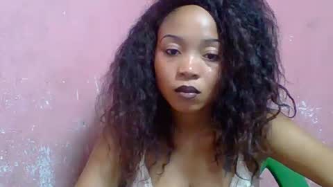 Snapshot of estelah20 chatting on October 23, 9:55 am estelah20 online show from October 23, 9:55 am