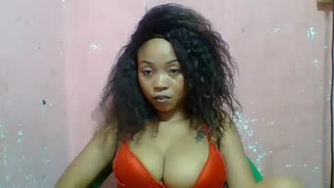 estelah20 online show from December 3, 10:27 am