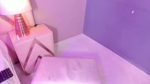   online show from April 21, 4:08 am