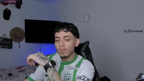 estivenvel online show from October 14, 1:47 pm