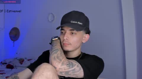 estivenvel online show from March 1, 5:38 pm