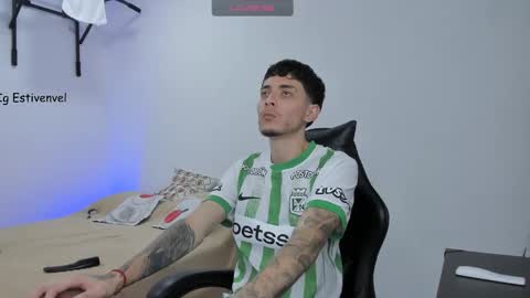 estivenvel online show from February 22, 2:15 am