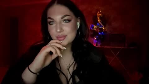 Lola online show from February 28, 4:00 pm