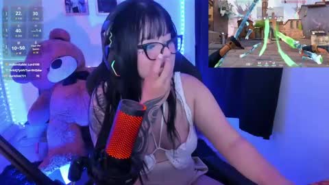 Aura online show from April 19, 6:10 pm