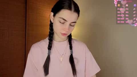 Mary online show from November 3, 8:15 am