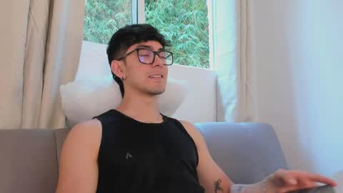 etham_wolf1 online show from March 28, 5:58 pm