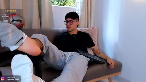etham_wolf1 online show from July 22, 6:21 pm
