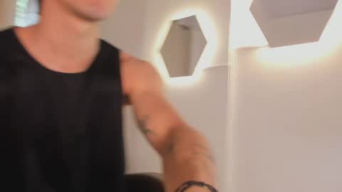 etham_wolf1 online show from April 9, 5:29 pm