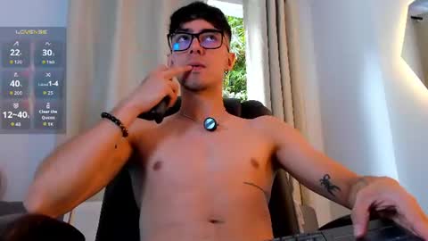 etham_wolf1 online show from July 17, 7:38 pm