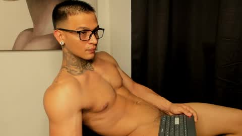 Ethan - Independent model online show from May 22, 9:21 pm
