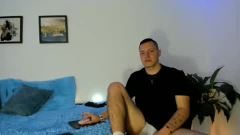 Ethan online show from December 17, 6:03 pm