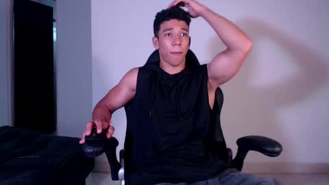 Ethan Noir online show from May 31, 9:27 pm
