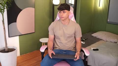 Snapshot of ethan_occonor chatting on September 24, 6:47 pm ethan_occonor online show from September 24, 6:47 pm