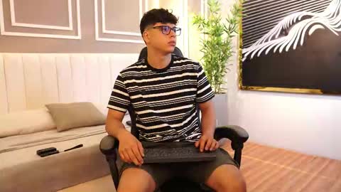 ethan_occonor online show from December 20, 12:45 pm