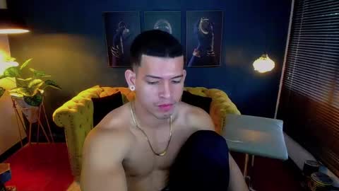Snapshot of ethan_rodgers chatting on October 21, 10:02 pm ETHAN RODGERS online show from October 21, 10:02 pm