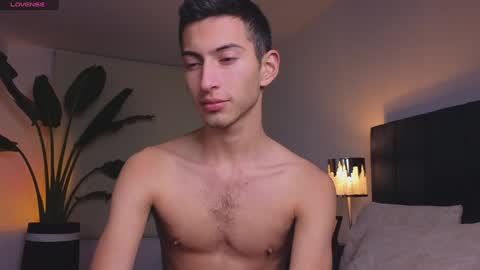 Snapshot of ethan_skiny_ chatting on January 6, 4:04 am Joan online show from January 6, 4:04 am