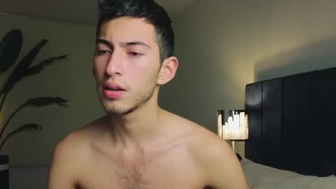 Snapshot of ethan_skiny_ chatting on December 6, 3:35 am Joan online show from December 6, 3:35 am