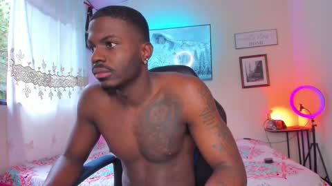 ethan travis online show from December 5, 7:00 pm