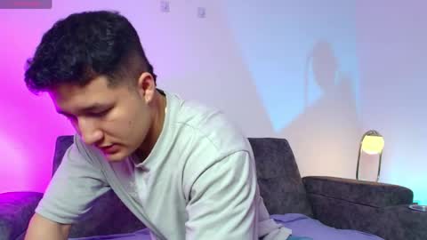 ethanconnor_ online show from April 9, 12:11 pm