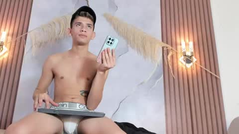 ethanhot_os online show from April 17, 9:50 pm