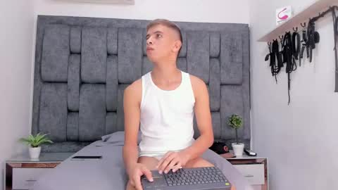 ethanhot_os online show from March 31, 9:04 pm