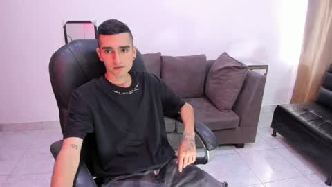 Ethan Boy online show from April 21, 7:54 pm