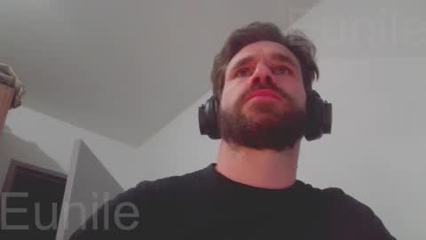 eunile online show from October 5, 5:31 pm