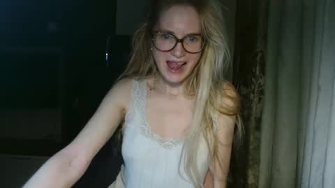 eva2323 online show from March 7, 2:15 am