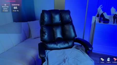 Snapshot of eva_conors_ chatting on October 8, 1:24 am Eva online show from October 8, 1:24 am
