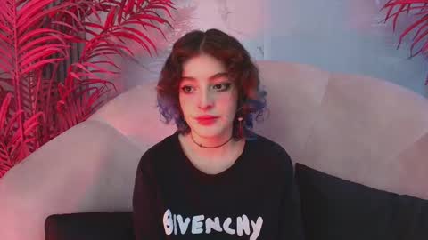 E V A online show from November 21, 8:07 pm