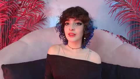 E V A online show from November 5, 7:38 pm