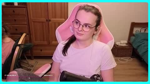 Snapshot of eva_katt chatting on October 12, 10:00 pm Gamer Katt online show from October 12, 10:00 pm