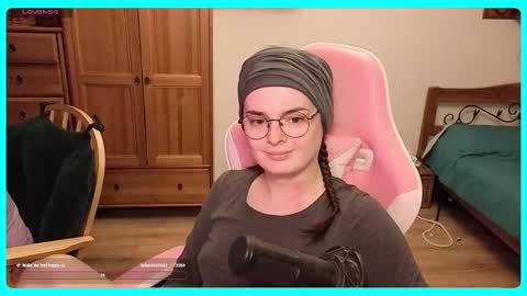 Snapshot of eva_katt chatting on September 27, 10:07 pm Gamer Katt online show from September 27, 10:07 pm