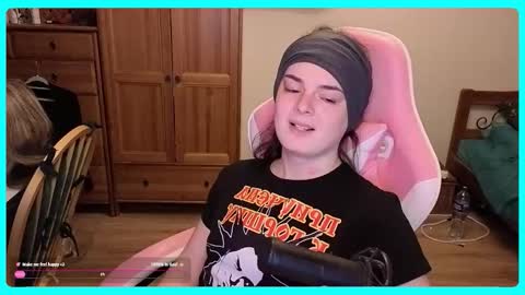 Snapshot of eva_katt chatting on September 24, 9:21 pm Gamer Katt online show from September 24, 9:21 pm