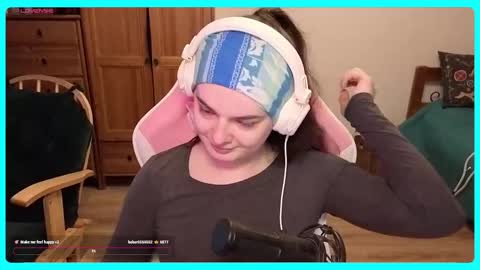 Snapshot of eva_katt chatting on September 30, 12:26 pm Gamer Katt online show from September 30, 12:26 pm