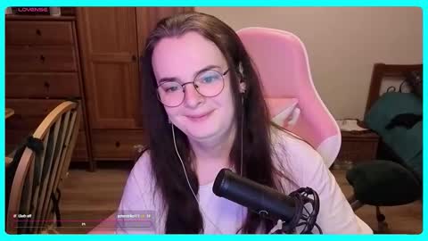 Snapshot of eva_katt chatting on October 11, 9:40 pm Gamer Katt online show from October 11, 9:40 pm