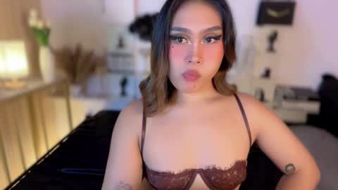 Queen Eva Mazikeen online show from March 15, 2:05 am