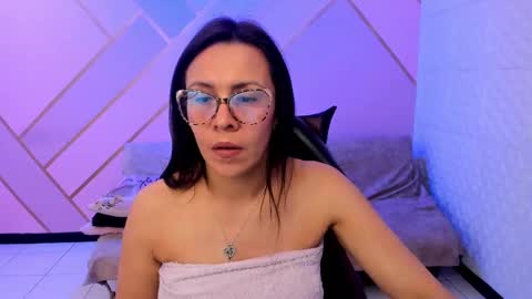 Eva  online show from September 9, 2:50 pm